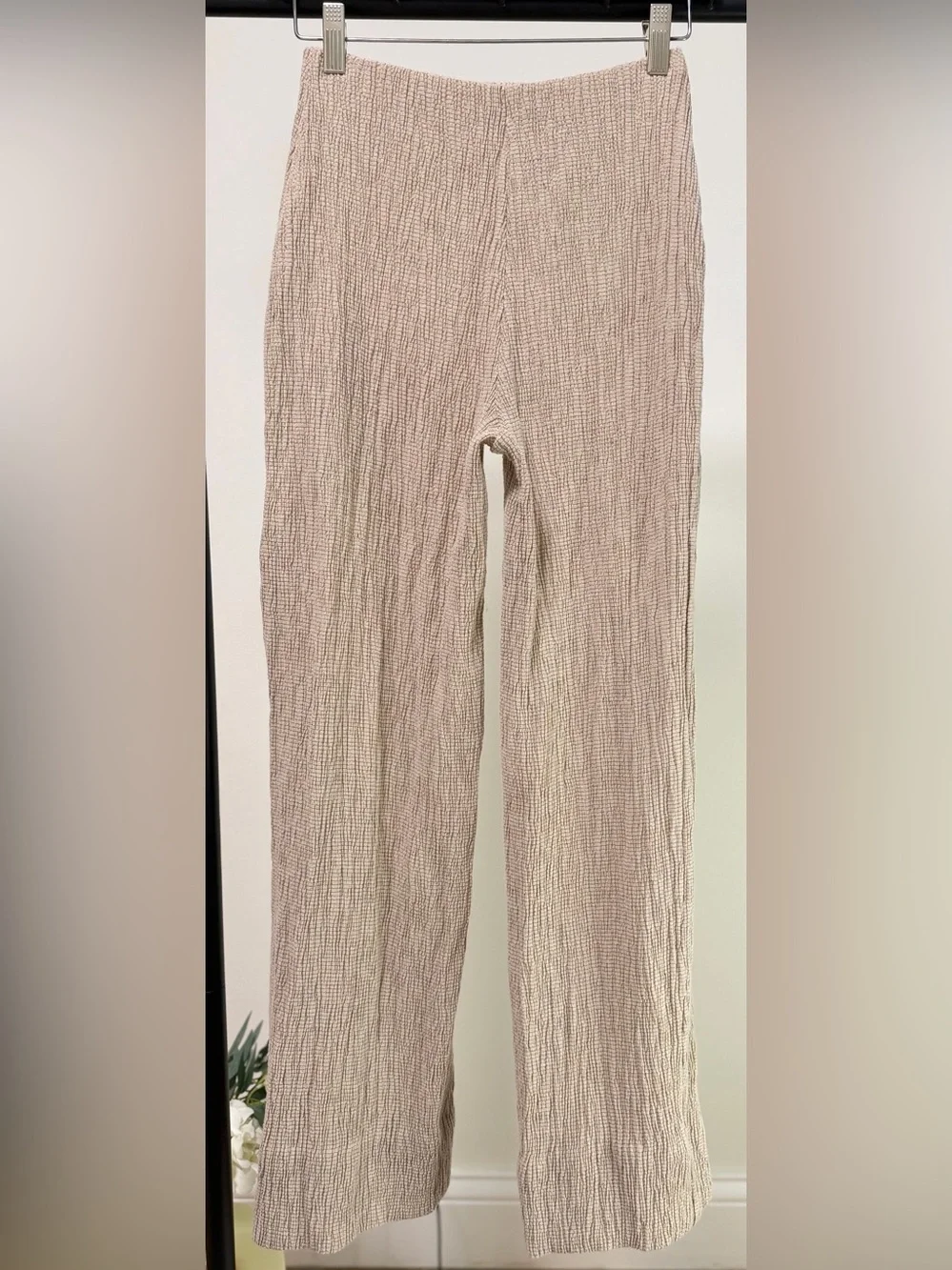 ZARA Textured Crinkled Oatmeal Stretchy Cropped Pants | Size S